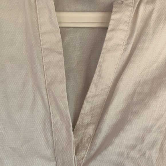 MANGO WHITE SHIRT. Size S. delicate. With concealed buttons. Worn once. - Picture 3 of 7